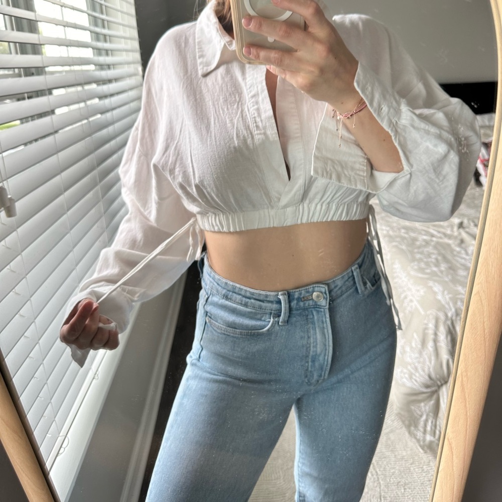 Cropped shirt with side ties